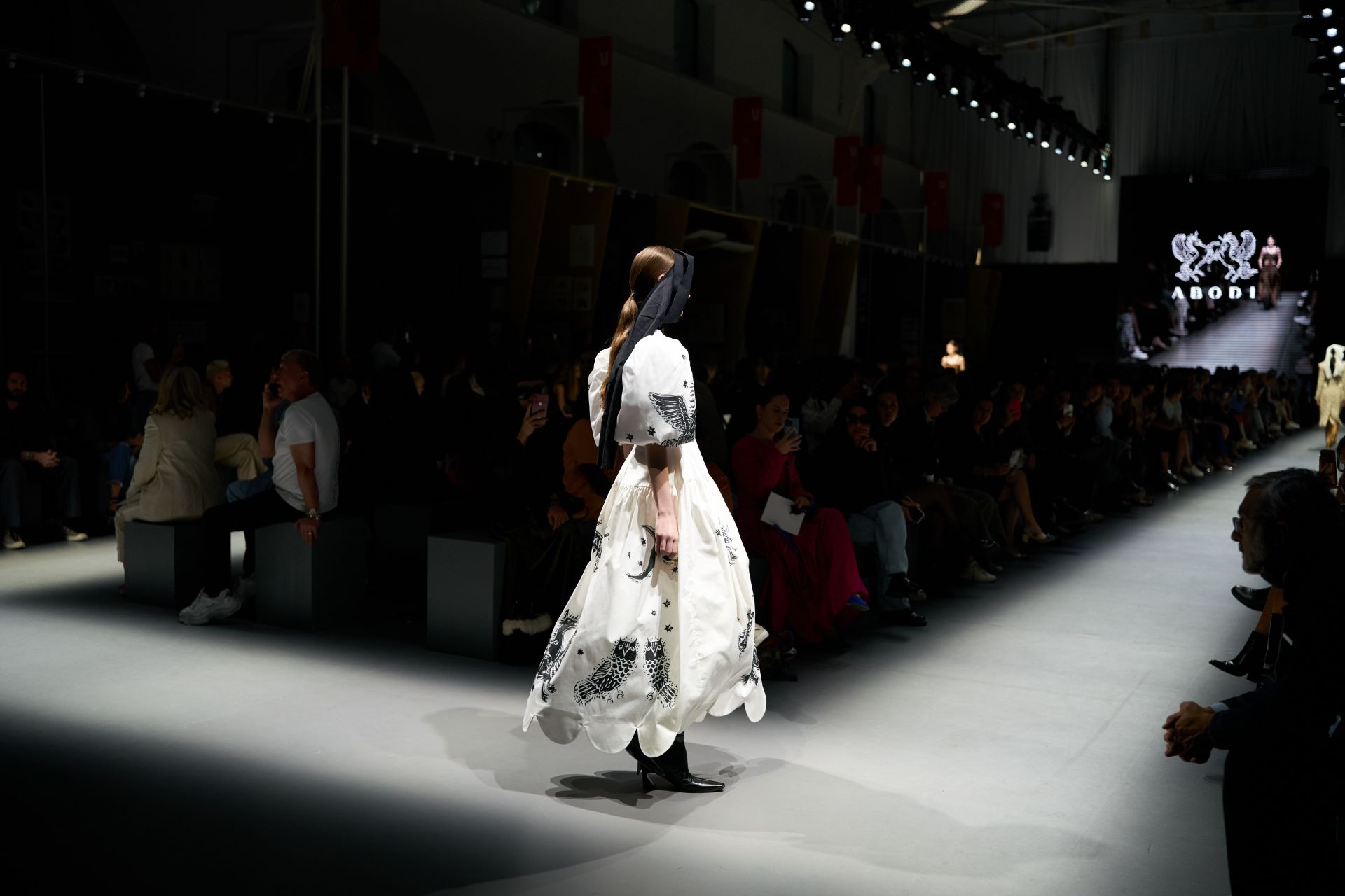 Even the standing places were full at the Budapest Select collective show at the Milan Fashion Week